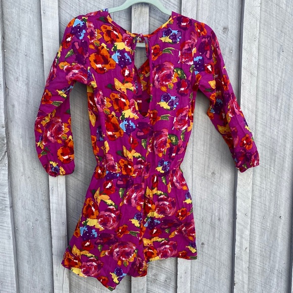 Pants - Pink floral 3/4 sleeve shorts romper